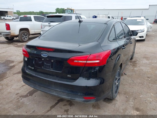 Ford FOCUS SE 2018 1FADP3F26JL220465 Image 17