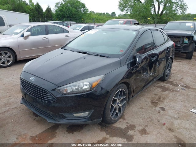 Ford FOCUS SE 2018 1FADP3F26JL220465 Image 2