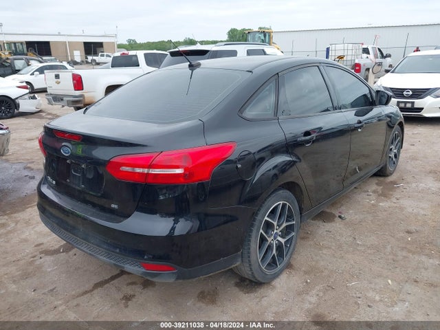 Ford FOCUS SE 2018 1FADP3F26JL220465 Image 4