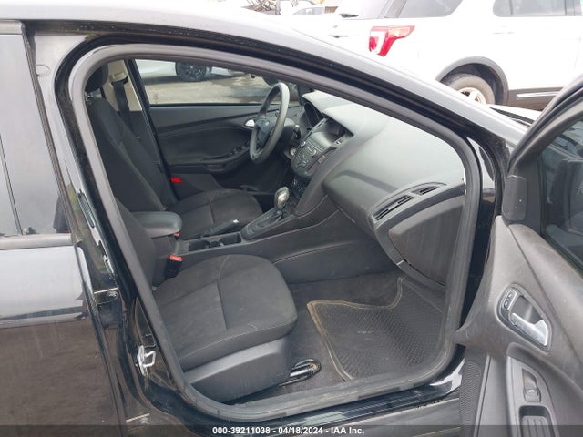 Ford FOCUS SE 2018 1FADP3F26JL220465 Image 5