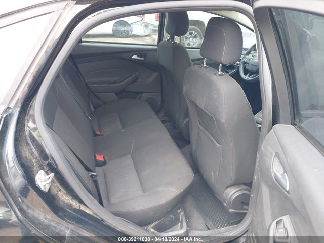 Ford FOCUS SE 2018 1FADP3F26JL220465 Image 8