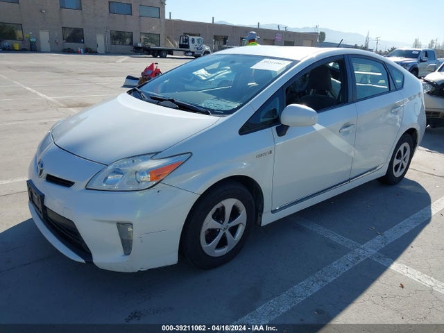 Toyota Prius Two 2015 JTDKN3DU9F1993591 Image 2
