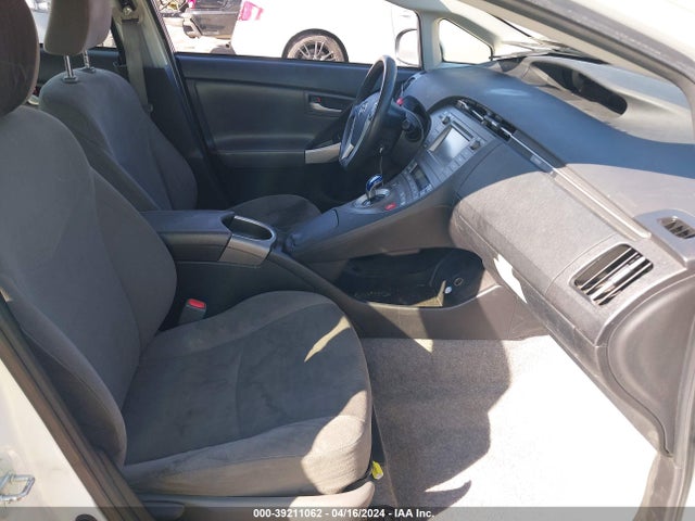 Toyota Prius Two 2015 JTDKN3DU9F1993591 Image 5