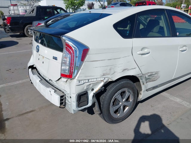 Toyota Prius Two 2015 JTDKN3DU9F1993591 Image 6