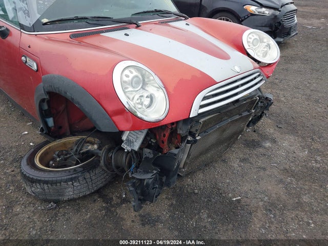 2006 MINI COOPER WMWRC33536TK64146 Photo 5