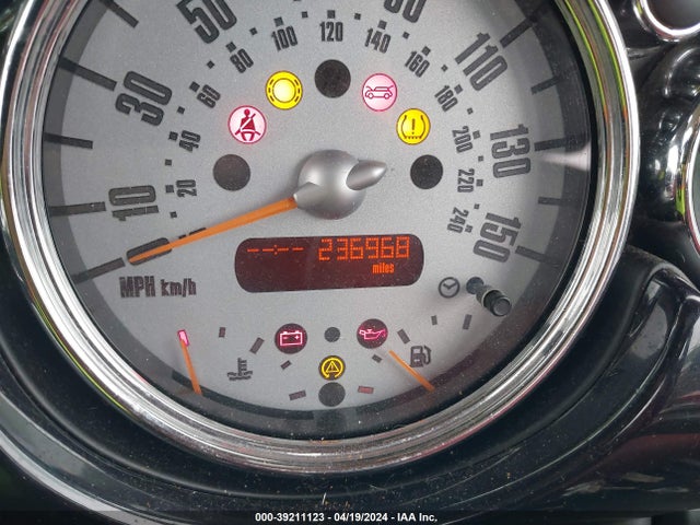 2006 MINI COOPER WMWRC33536TK64146 Photo 6