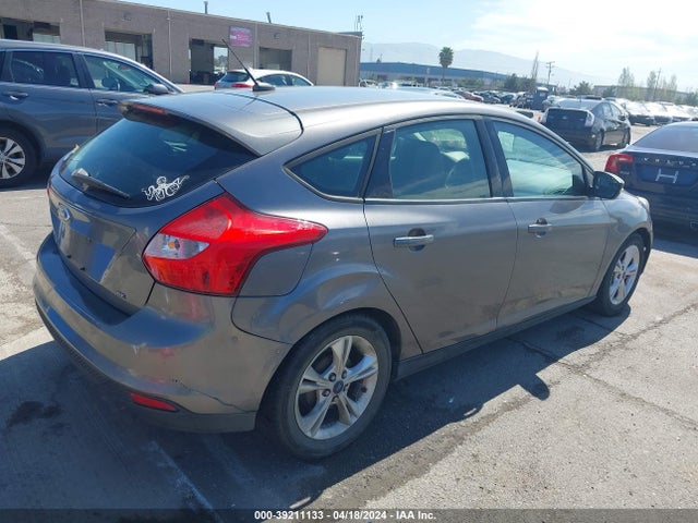 Ford FOCUS SE 2014 1FADP3K28EL414166 Image 4