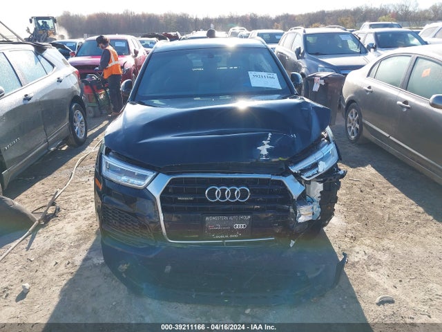 WA1JCCFS2JR028489 Audi Q3 2.0t Premium/2.0t Sport Premium