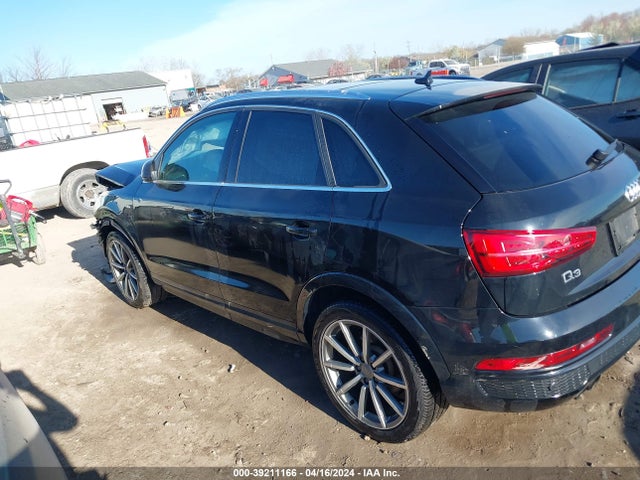 WA1JCCFS2JR028489 Audi Q3 2.0t Premium/2.0t Sport Premium