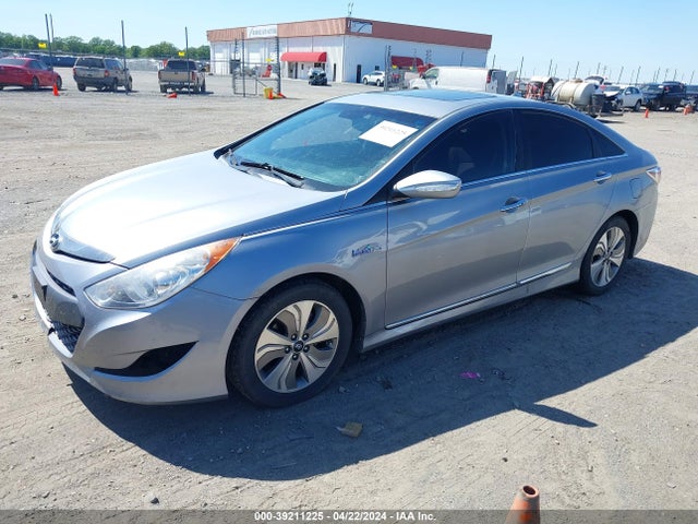 Hyundai Sonata Hybrid Limited 2015 KMHEC4A48FA123744 Image 2