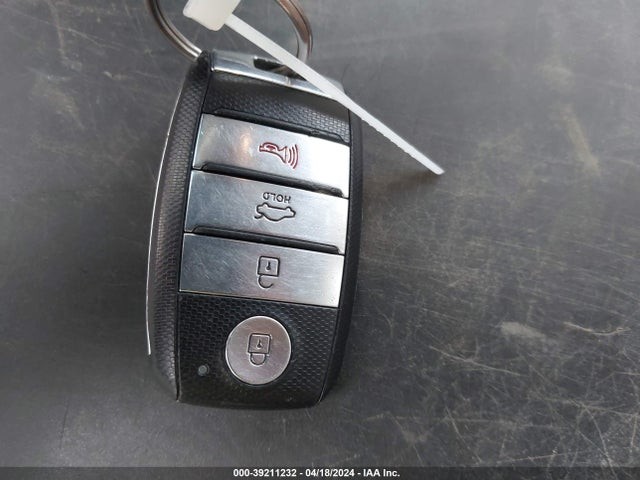 KIA OPTIMA EX 2016 5XXGU4L32GG120052 Image 11