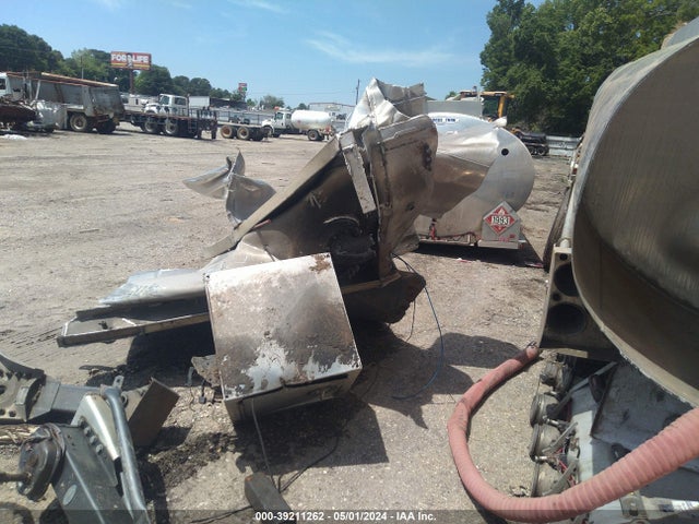 1Y9T5AV21K2002760 Young Tank Inc Young Tank Inc