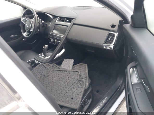2020 JAGUAR E-PACE SADFP2FX7L101380  Photo 4