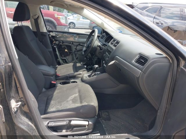 3VWD17AJ6FM267273 Volkswagen Jetta 1.8t Se