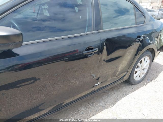 3VWD17AJ6FM267273 Volkswagen Jetta 1.8t Se