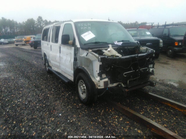 2014 1GAWGPFG4E1120235 main image