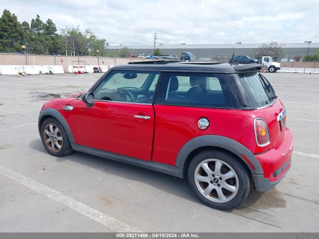 2007 MINI COOPER S WMWMF73577TT84154 Photo 2