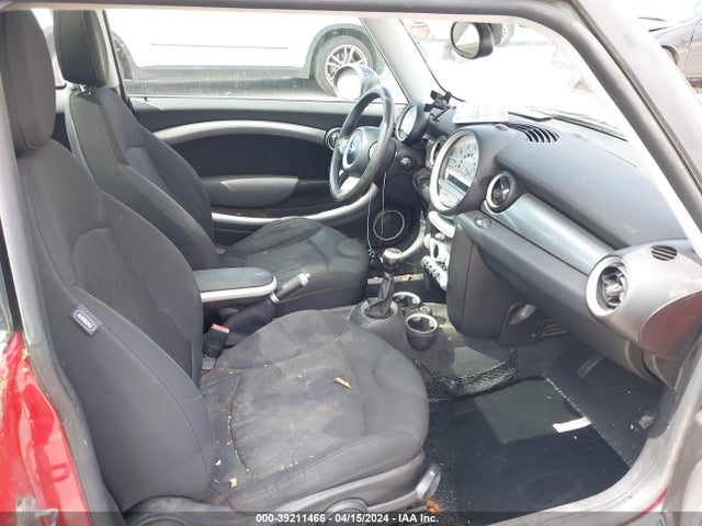 2007 MINI COOPER S WMWMF73577TT84154 Photo 4
