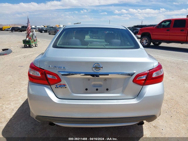 Nissan Altima 2.5 S 2017 1N4AL3APXHN363306 Image 16