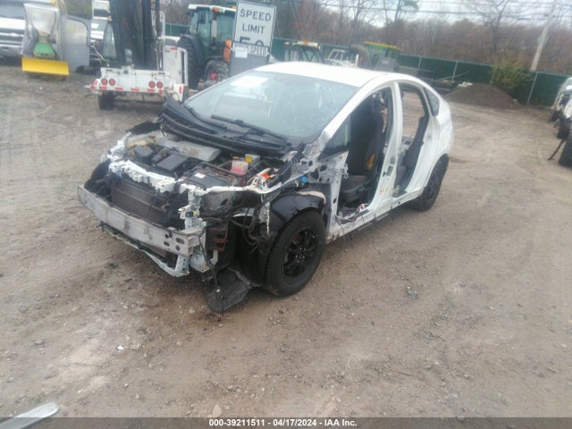 Toyota Prius Two 2014 JTDKN3DU9E1800676 Image 2