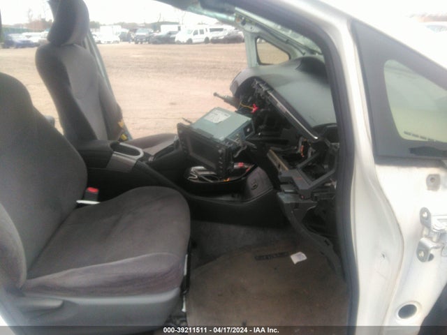 Toyota Prius Two 2014 JTDKN3DU9E1800676 Image 5