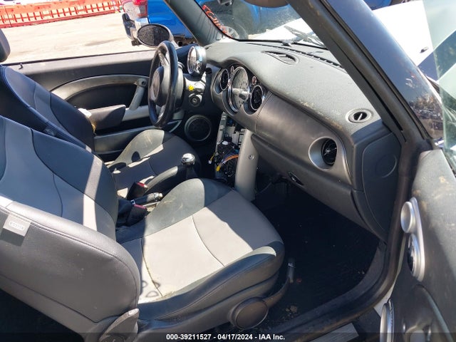 2006 MINI COOPER S WMWRH33536TF88718 Photo 4
