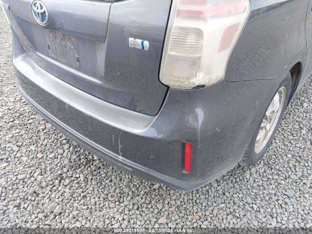Toyota Prius V Three 2015 JTDZN3EU6FJ020780 Image 12
