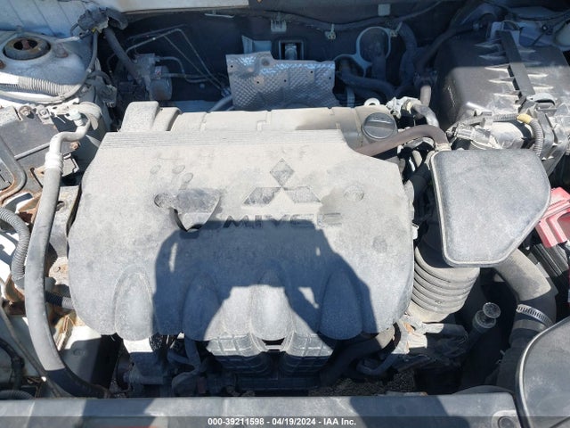 JA4AZ3A36EZ002594 Mitsubishi Outlander Se