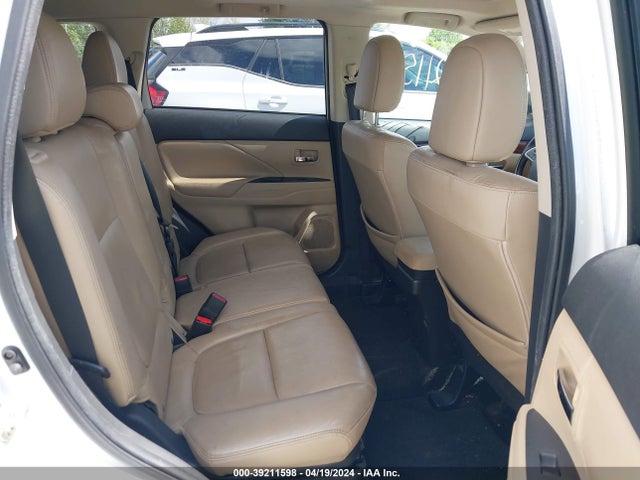 JA4AZ3A36EZ002594 Mitsubishi Outlander Se