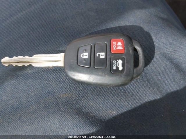 Toyota COROLLA LE 2016 5YFBURHE2GP501053 Image 11