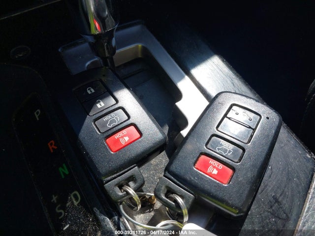 Toyota Rav4 Limited 2017 JTMDFREV8HJ141008 Image 11