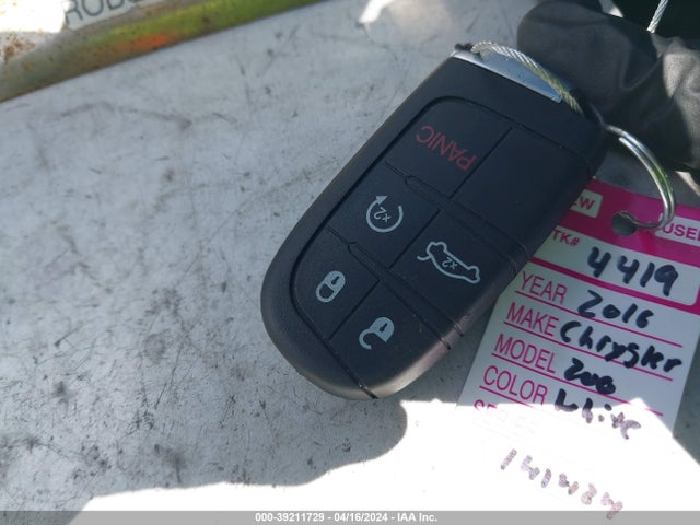 1C3CCCABXGN141424 Chrysler 200 Limited