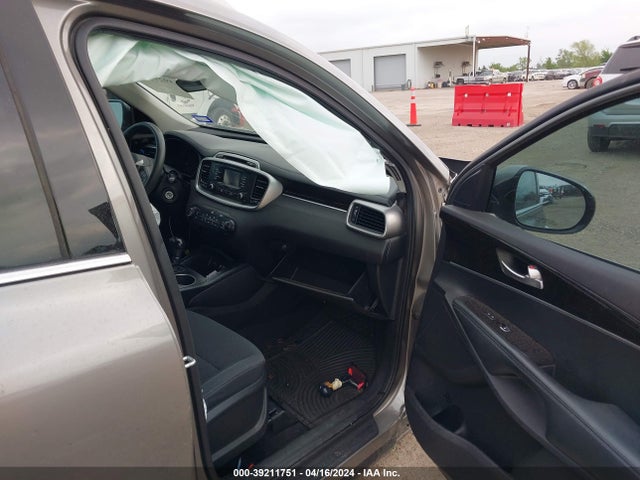 KIA Sorento 3.3l Lx 2017 5XYPG4A50HG302583 Image 5