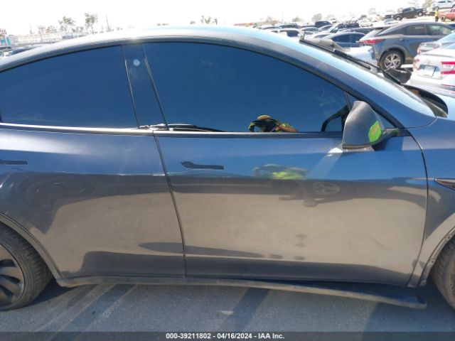 7SAYGDEF3NF547827 Tesla Model Y Performance Dual Motor All-wheel Drive