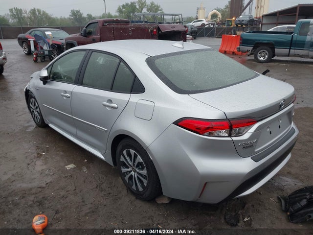 Toyota Corolla Hybrid Le 2021 JTDEAMDE2MJ003336 Image 3