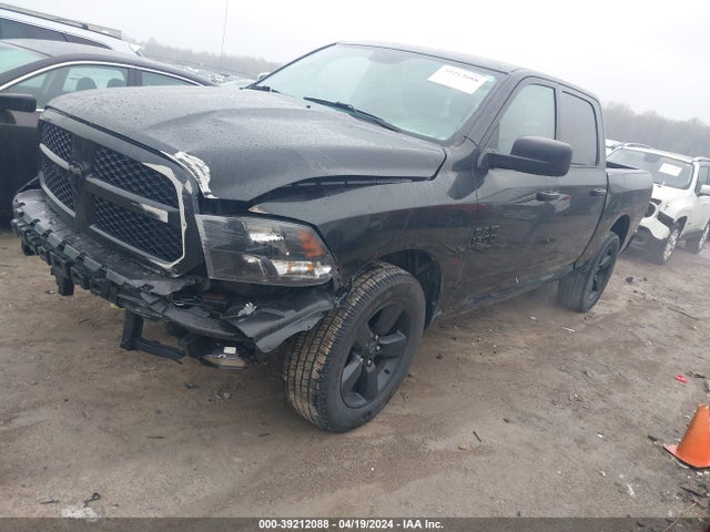 RAM 1500 Express  4x4 5'7 Box 2018 1C6RR7KG1JS224813 Image 2