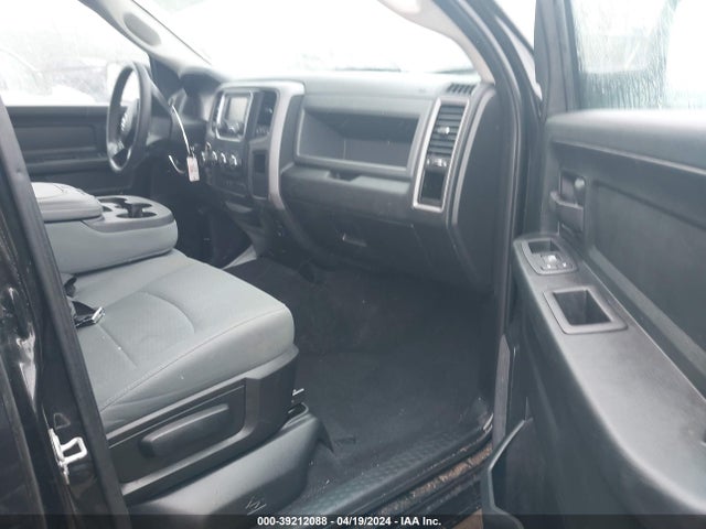 RAM 1500 Express  4x4 5'7 Box 2018 1C6RR7KG1JS224813 Image 5