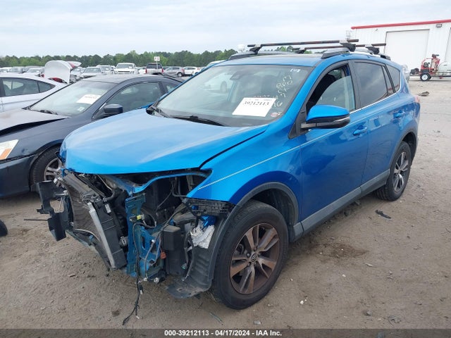 Toyota Rav4 Xle 2017 2T3WFREV1HW321876 Image 2