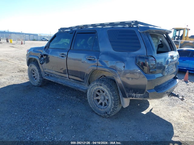 Toyota 4RUNNER SR5 2018 JTEBU5JRXJ5524974 Image 3