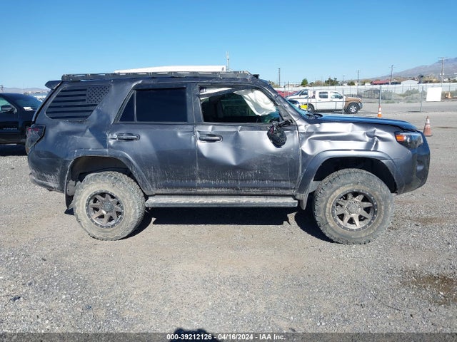 Toyota 4RUNNER SR5 2018 JTEBU5JRXJ5524974 Image 6