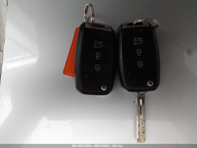 KNDJP3A51G7318495 KIA SOUL +