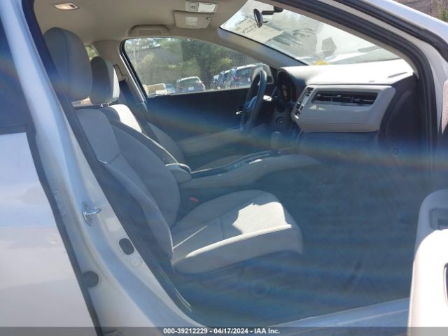 3CZRU6H35NM736878 Honda Hr-v Awd Lx