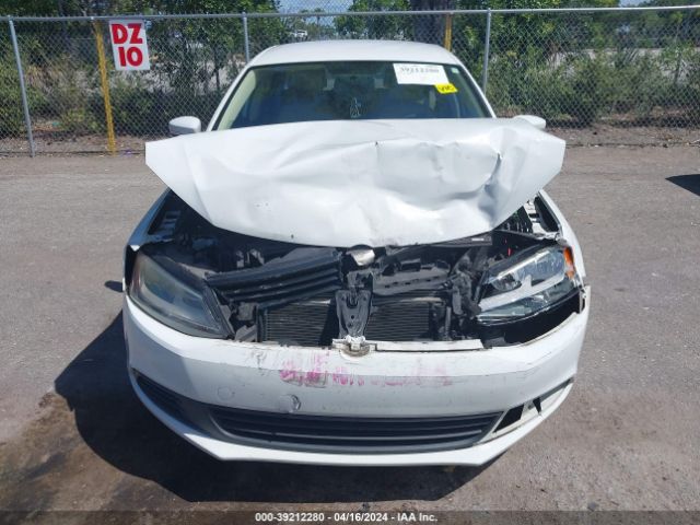 3VWD07AJ5EM407718 Volkswagen Jetta 1.8t Se