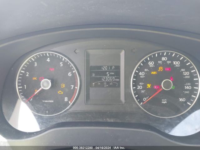 3VWD07AJ5EM407718 Volkswagen Jetta 1.8t Se