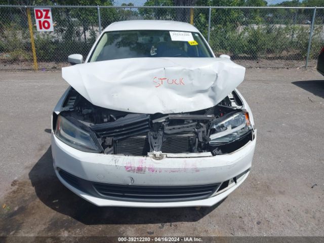 3VWD07AJ5EM407718 Volkswagen Jetta 1.8t Se