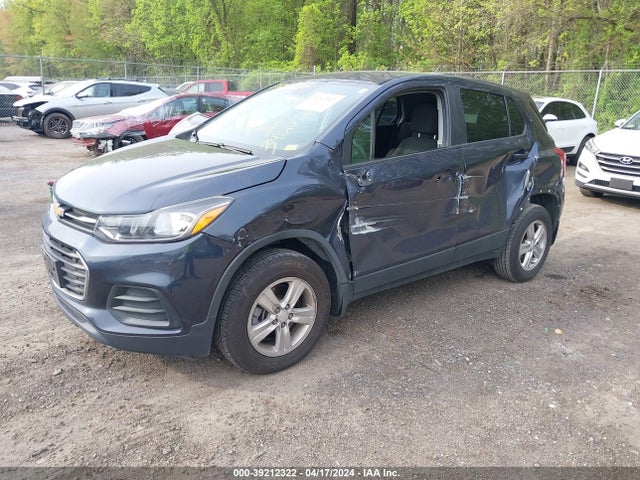 Chevrolet TRAX LS 2019 3GNCJNSB1KL215941 Image 2