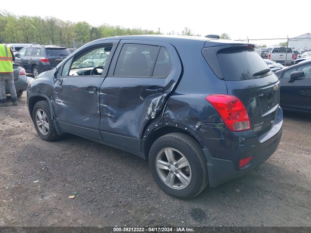 Chevrolet TRAX LS 2019 3GNCJNSB1KL215941 Image 3