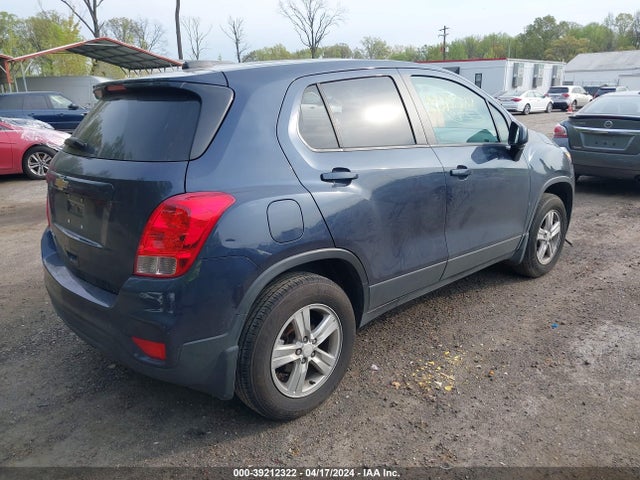 Chevrolet TRAX LS 2019 3GNCJNSB1KL215941 Image 4