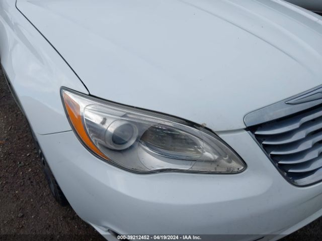 1C3CCBAB1EN205843 Chrysler 200 LX