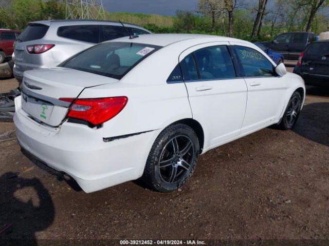 1C3CCBAB1EN205843 Chrysler 200 LX